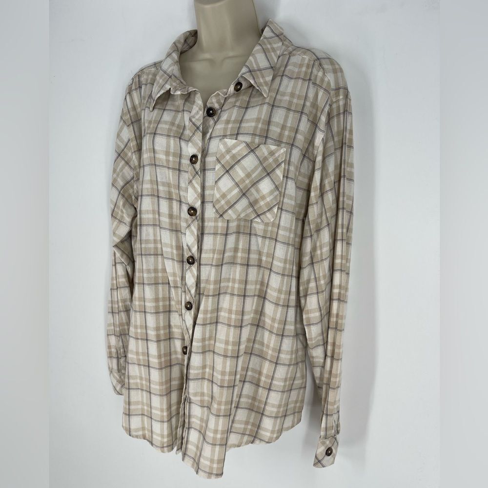 🌱White Fox button down - Picture 3 of 9